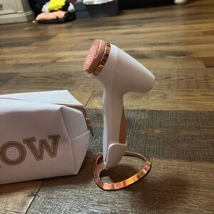 Nu Skin Lumispa White and Rose Gold Facial Cleansing Brush